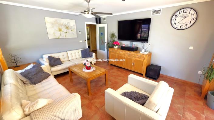 Image No.10-4 Bed Villa for sale