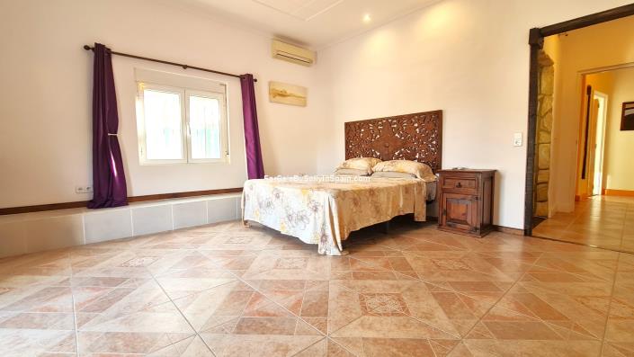 Image No.31-6 Bed Villa for sale
