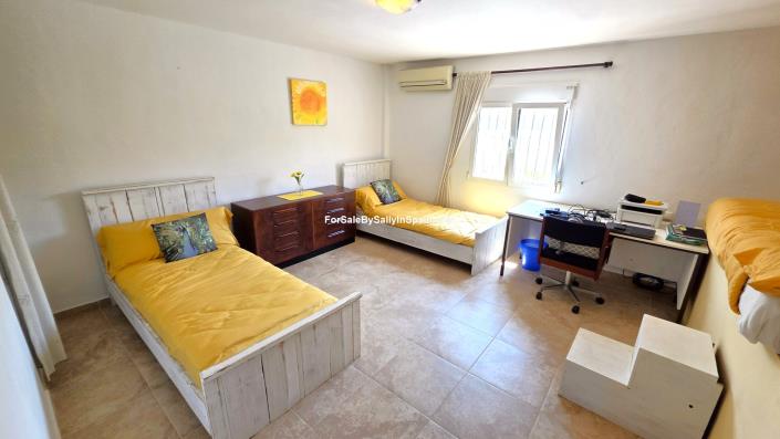 Image No.42-6 Bed Villa for sale