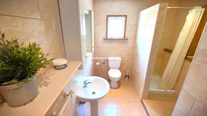 Image No.41-6 Bed Villa for sale