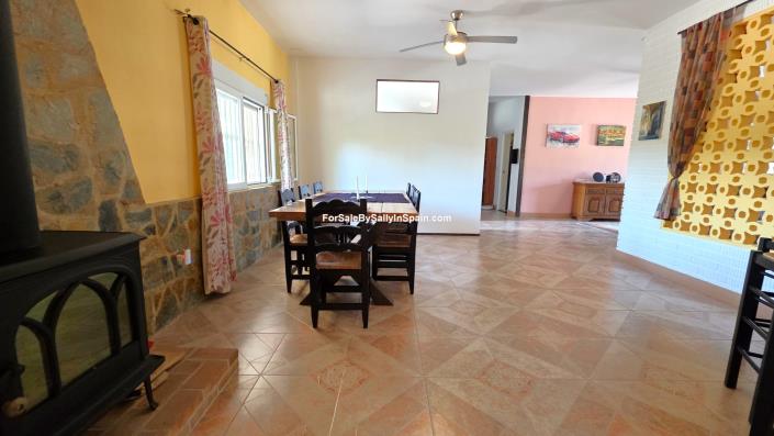 Image No.26-6 Bed Villa for sale
