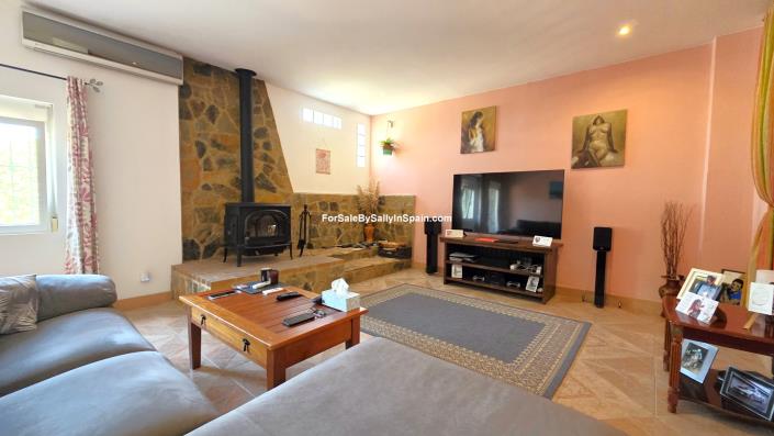 Image No.24-6 Bed Villa for sale