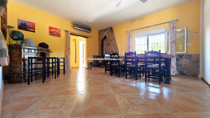 Image No.25-6 Bed Villa for sale