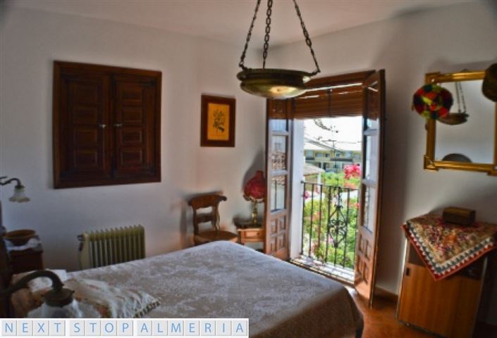 Image No.22-3 Bed Property for sale