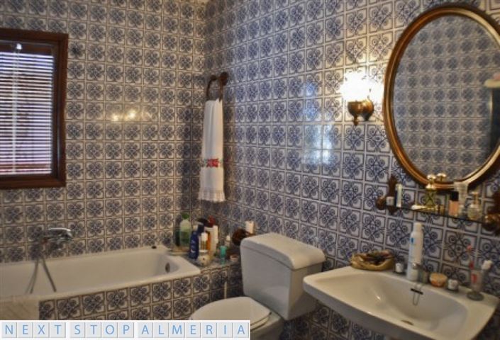 Image No.25-3 Bed Property for sale