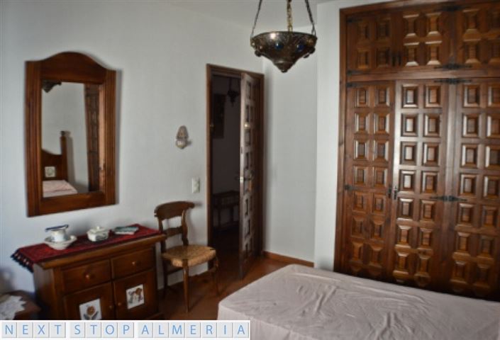 Image No.32-3 Bed Property for sale