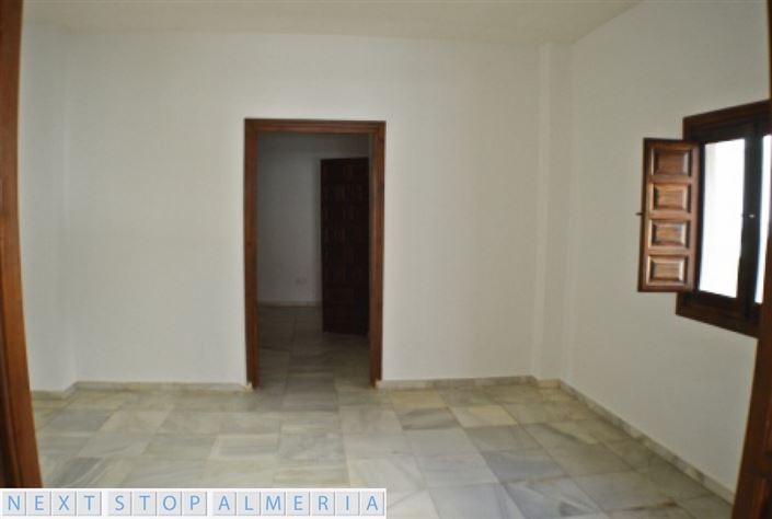 Image No.37-3 Bed Property for sale