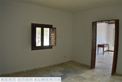 Retail unit; third room