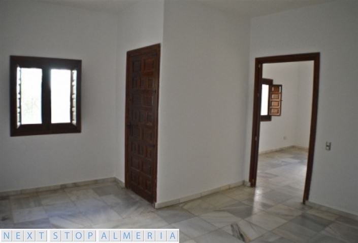 Image No.41-3 Bed Property for sale