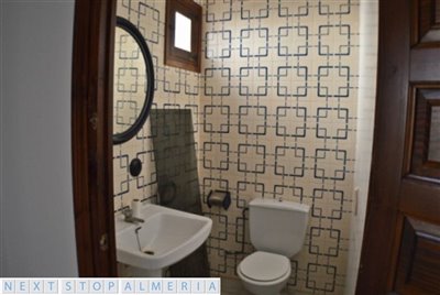 Retail unit; bathroom