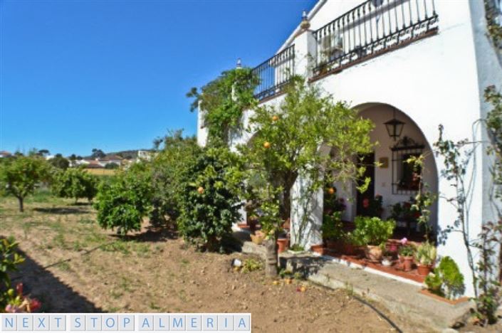 Image No.50-3 Bed Property for sale