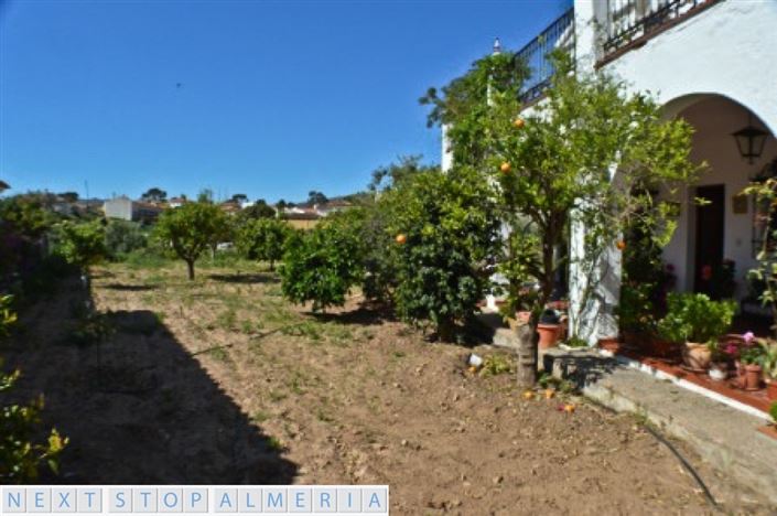 Image No.51-3 Bed Property for sale