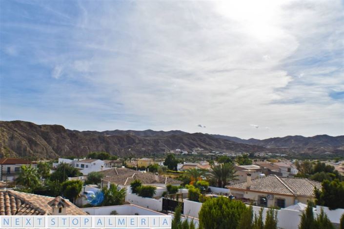 Image No.28-3 Bed Property for sale