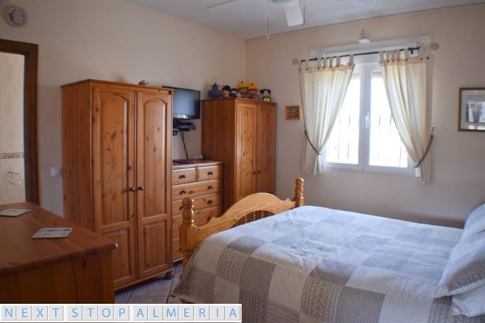 Image No.33-3 Bed Property for sale