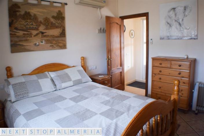 Image No.35-3 Bed Property for sale