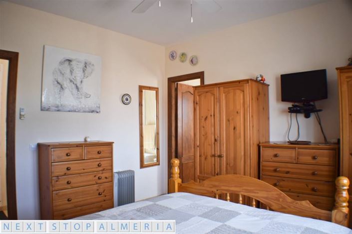 Image No.36-3 Bed Property for sale