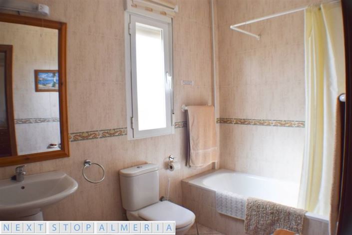 Image No.37-3 Bed Property for sale