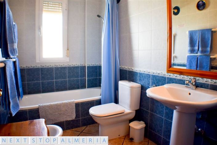 Image No.43-3 Bed Property for sale