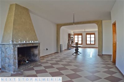 Large living/dining room