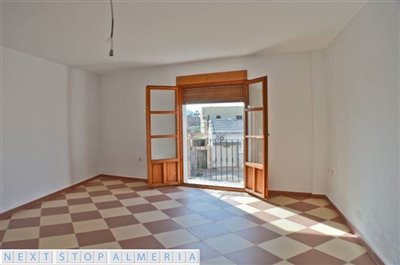 Master bedroom & balcony
