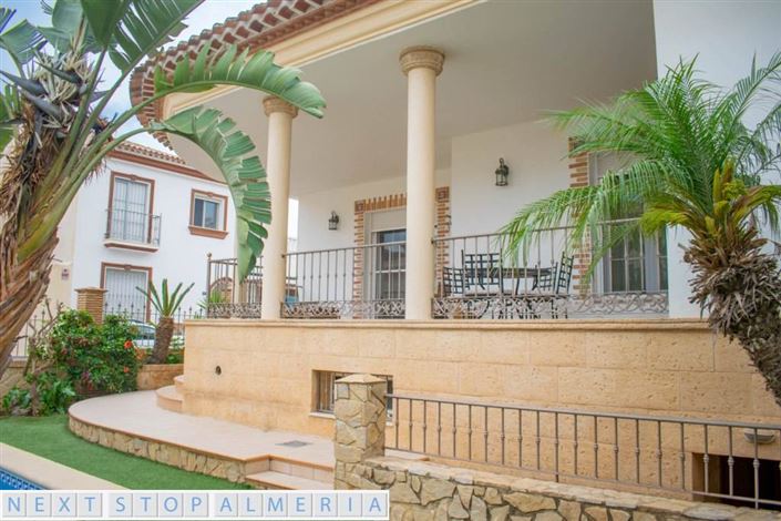 Image No.10-4 Bed Property for sale