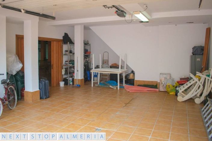 Image No.116-4 Bed Property for sale