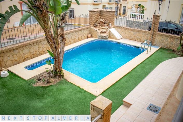 Image No.12-4 Bed Property for sale