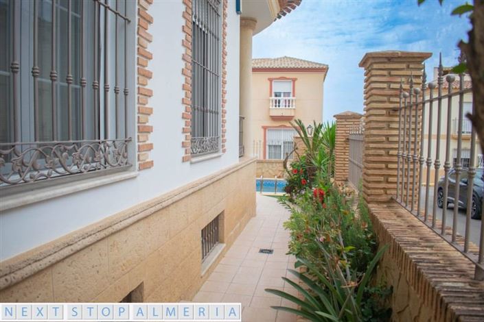 Image No.13-4 Bed Property for sale