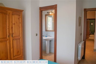 Guest bedroom with en suite bathroom