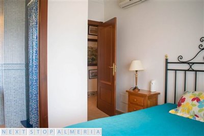 Guest bedroom with en suite bathroom
