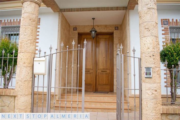 Image No.5-4 Bed Property for sale