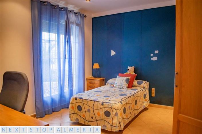 Image No.60-4 Bed Property for sale