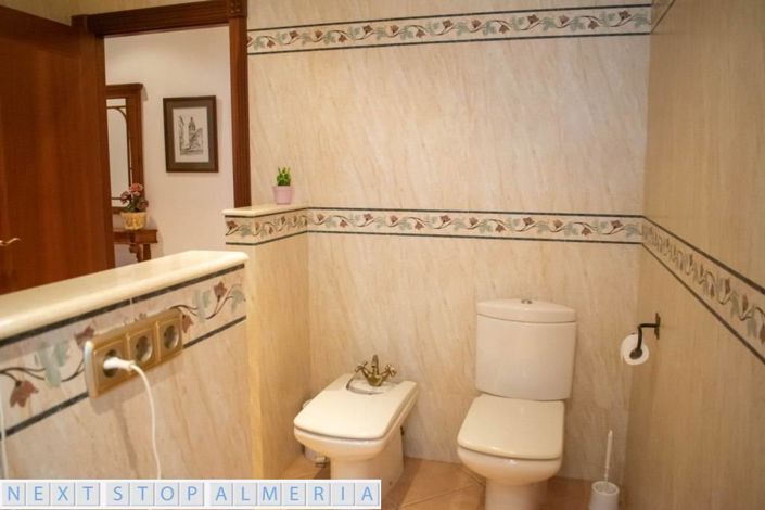 Image No.67-4 Bed Property for sale