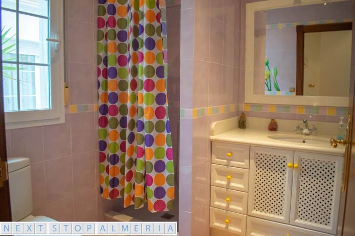 Image No.71-4 Bed Property for sale