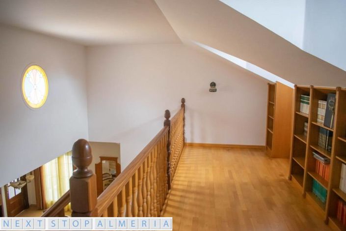 Image No.75-4 Bed Property for sale