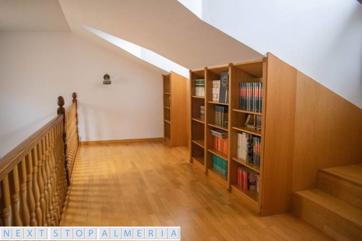 Image No.76-4 Bed Property for sale