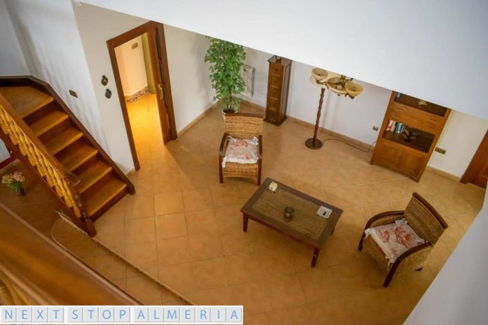 Image No.78-4 Bed Property for sale