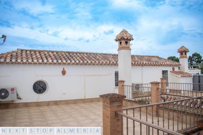 Image No.86-4 Bed Property for sale