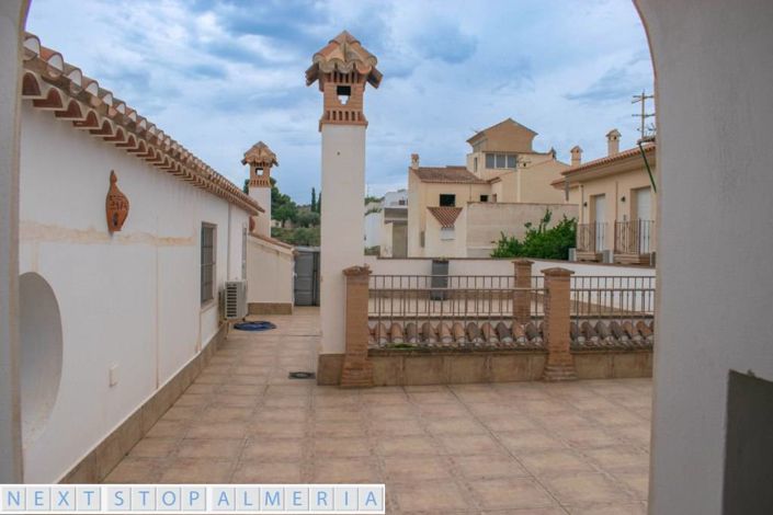 Image No.87-4 Bed Property for sale