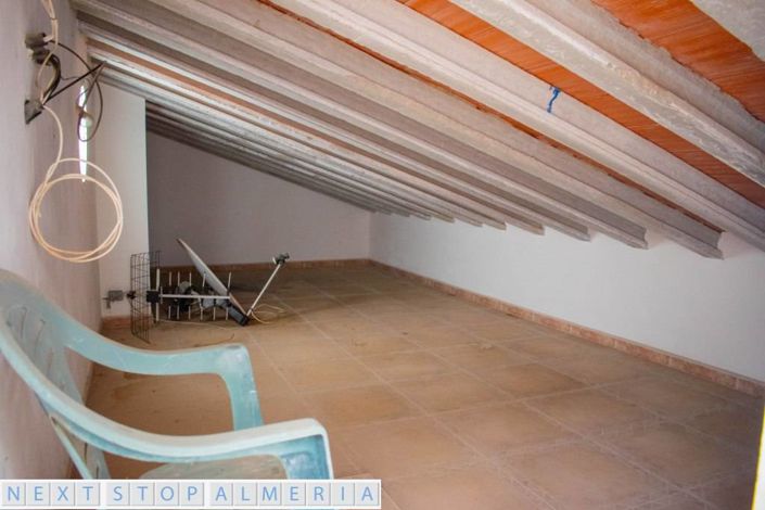 Image No.90-4 Bed Property for sale