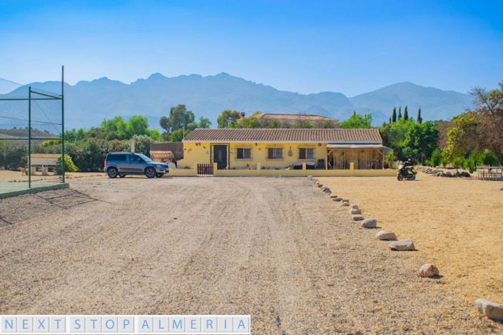 Image No.104-7 Bed Property for sale