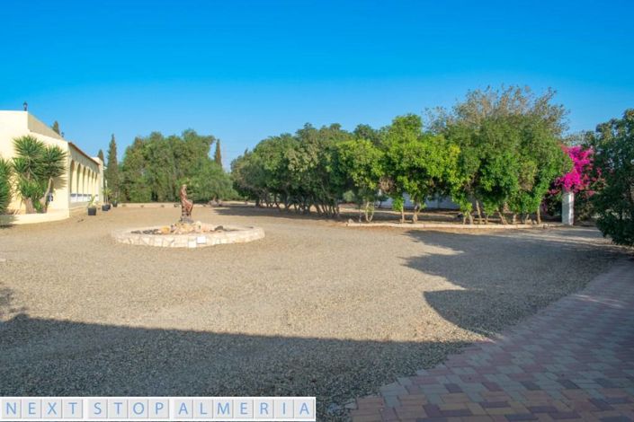 Image No.119-7 Bed Property for sale