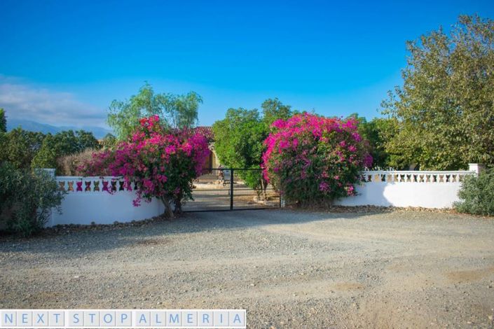 Image No.120-7 Bed Property for sale