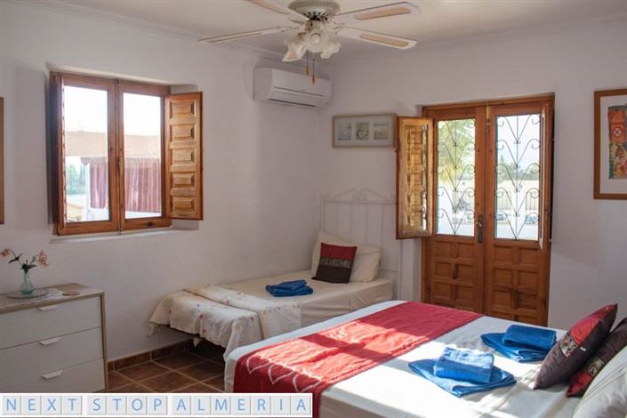 Image No.14-7 Bed Property for sale