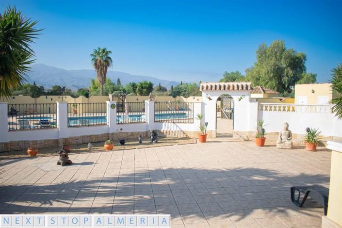 Image No.20-7 Bed Property for sale