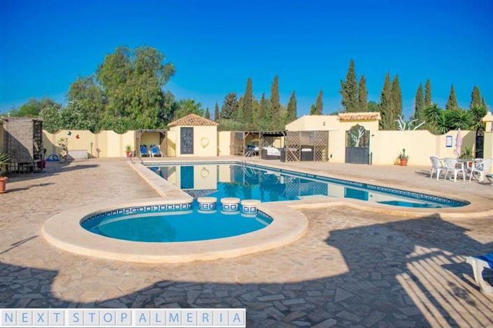 Image No.4-7 Bed Property for sale