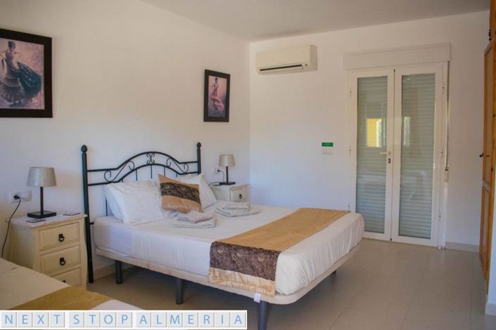 Image No.65-7 Bed Property for sale