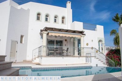 Terrace overlooking the pool