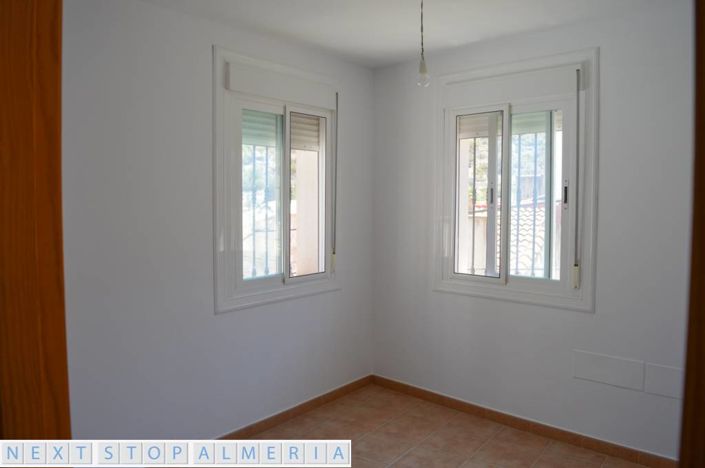 Image No.25-2 Bed Property for sale