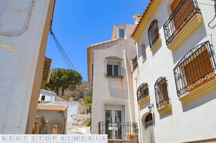 Image No.61-2 Bed Property for sale